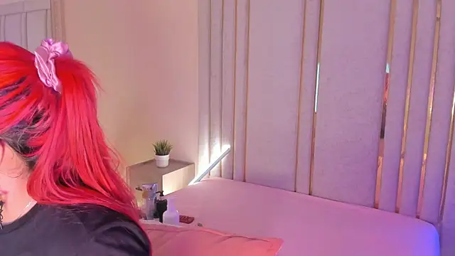 Snapshot of Saekohofman chatting on 12-01-25, 04:06 Saekohofman online show from 12-01-25, 04:06