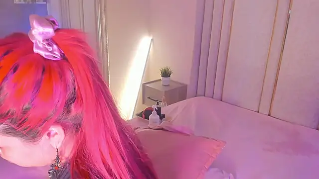 Snapshot of Saekohofman chatting on 12-04-25, 04:11 Saekohofman online show from 12-04-25, 04:11