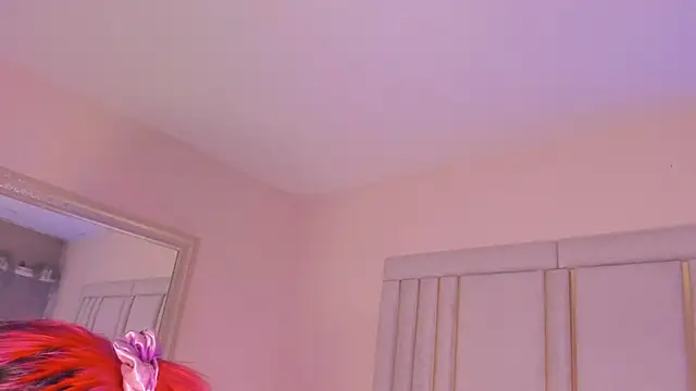 Snapshot of Saekohofman chatting on 12-05-25, 04:10 Saekohofman online show from 12-05-25, 04:10