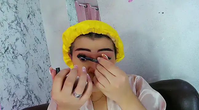 Alexandra Hornny online show from 02-04-25, 09:49