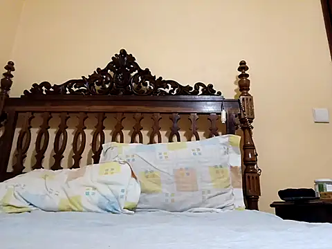 White rabbit  online show from 11-23-25, 05:35