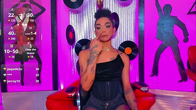 nickyminach  online show from 04-12-26, 10:15