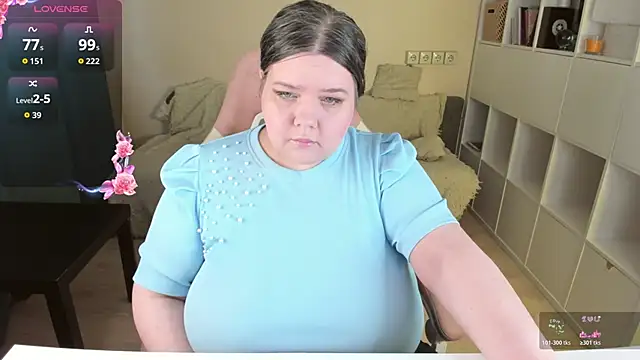 PlumPie online show from 04-22-26, 04:19