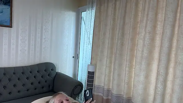 Snapshot of Eva_Nathan chatting on 11-04-25, 02:32 Eva Nathan online show from 11-04-25, 02:32