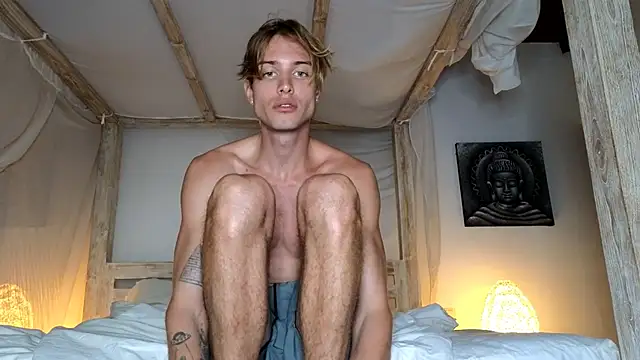 Snapshot of Cryptikov chatting on 02-24-26, 05:27 Cryptikov online show from 02-24-26, 05:27