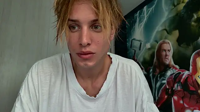 Snapshot of Cryptikov chatting on 06-25-26, 06:18 Cryptikov online show from 06-25-26, 06:18