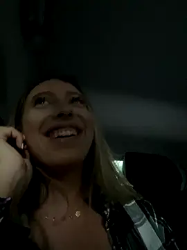 Eva Ryen online show from 09-15-25, 04:07