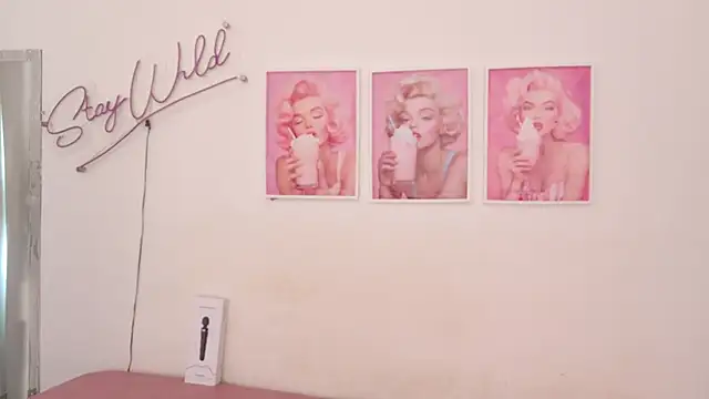 Adele LatinLady online show from 04-11-26, 08:35