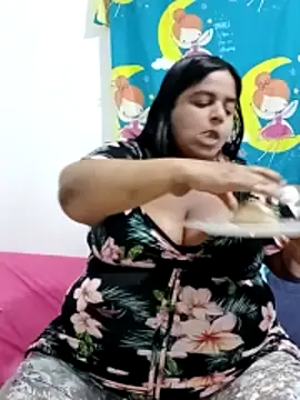 Snapshot of SusanaEshwar chatting on 05-12-26, 09:56 SusanaEshwar online show from 05-12-26, 09:56
