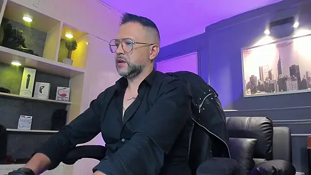 Snapshot of MrFrank_tattoo chatting on 12-20-25, 11:28 MrFrank tattoo online show from 12-20-25, 11:28