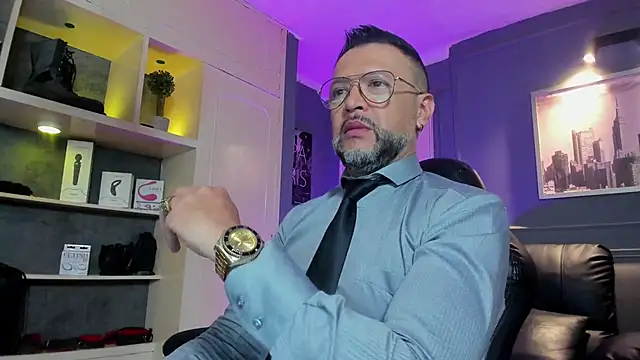 Snapshot of MrFrank_tattoo chatting on 02-16-26, 10:33 MrFrank tattoo online show from 02-16-26, 10:33