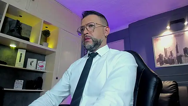 Snapshot of MrFrank_tattoo chatting on 02-17-26, 11:18 MrFrank tattoo online show from 02-17-26, 11:18