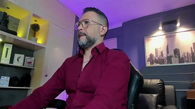 Snapshot of MrFrank_tattoo chatting on 02-19-26, 11:39 MrFrank tattoo online show from 02-19-26, 11:39
