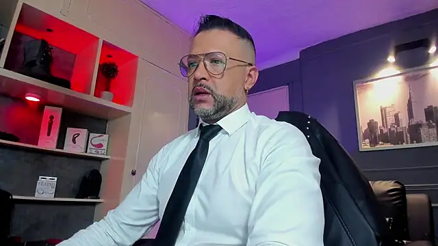 Snapshot of MrFrank_tattoo chatting on 02-21-26, 11:55 MrFrank tattoo online show from 02-21-26, 11:55