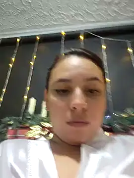Snapshot of LizzRouse chatting on 12-15-24, 03:56 LizzRouse online show from 12-15-24, 03:56