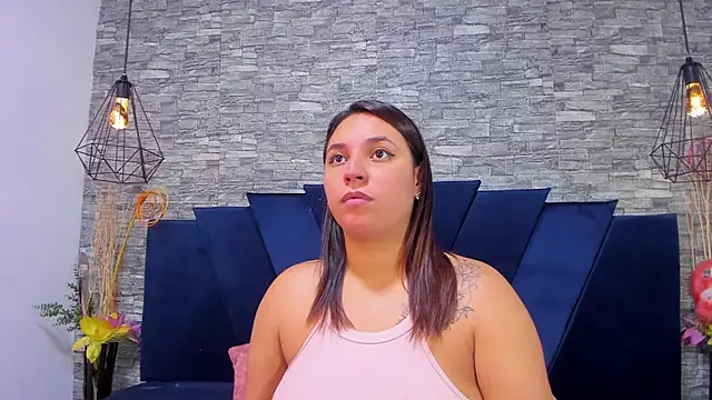 Snapshot of LizzRouse chatting on 03-15-25, 03:06 LizzRouse online show from 03-15-25, 03:06