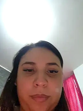 Snapshot of LizzRouse chatting on 10-26-25, 05:52 LizzRouse online show from 10-26-25, 05:52