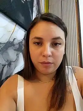 Snapshot of LizzRouse chatting on 10-30-25, 09:37 LizzRouse online show from 10-30-25, 09:37