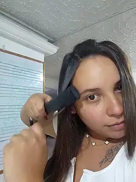 Snapshot of LizzRouse chatting on 11-05-25, 07:36 LizzRouse online show from 11-05-25, 07:36