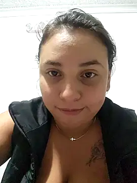 Snapshot of LizzRouse chatting on 11-08-25, 11:32 LizzRouse online show from 11-08-25, 11:32