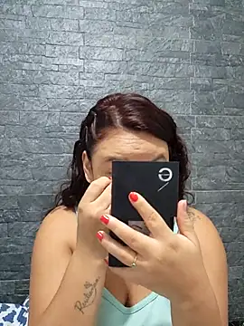 Snapshot of LizzRouse chatting on 11-29-25, 01:14 LizzRouse online show from 11-29-25, 01:14