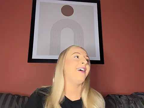 Strongqueen online show from 12-29-24, 08:04