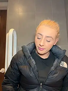 Strongqueen online show from 10-18-25, 08:42