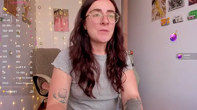 linda giggle online show from 11-10-25, 09:25