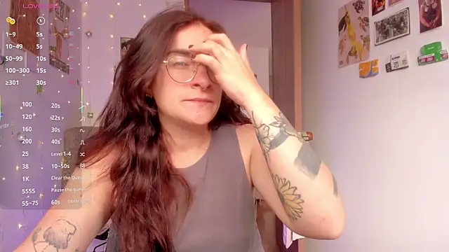 linda giggle online show from 11-11-25, 02:39