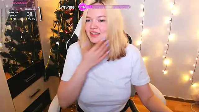 Snapshot of mary_lunar chatting on 12-21-24, 05:14 mary lunar online show from 12-21-24, 05:14