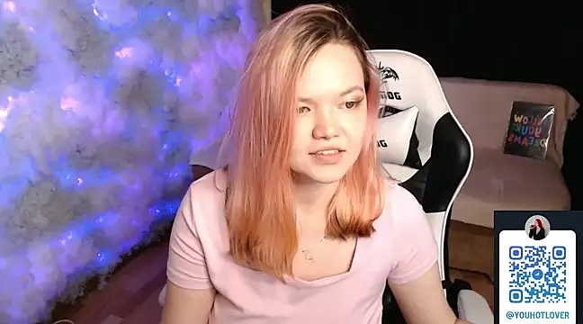 Snapshot of mary_lunar chatting on 03-13-25, 04:12 mary lunar online show from 03-13-25, 04:12