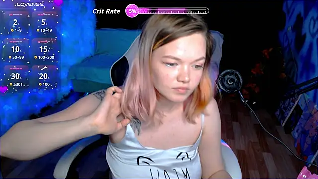 Snapshot of mary_lunar chatting on 10-06-25, 08:06 mary lunar online show from 10-06-25, 08:06