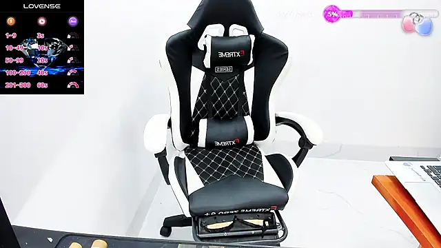 Naughty--asian online show from 10-04-25, 03:59