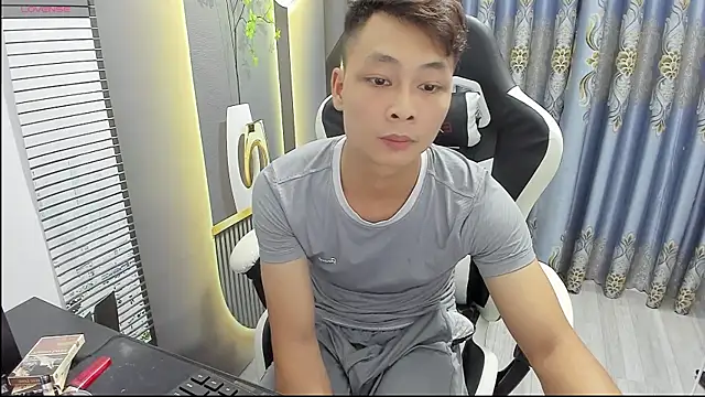 Snapshot of Naughty--asian chatting on 07-17-26, 01:07 Naughty--asian online show from 07-17-26, 01:07