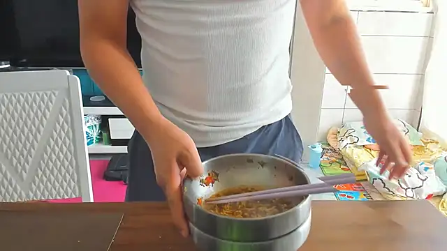 guozuo online show from 09-15-25, 03:06