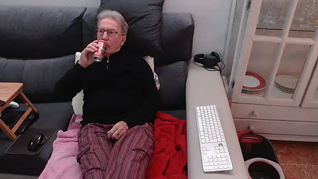 Nudelschwanz online show from 02-22-25, 09:04