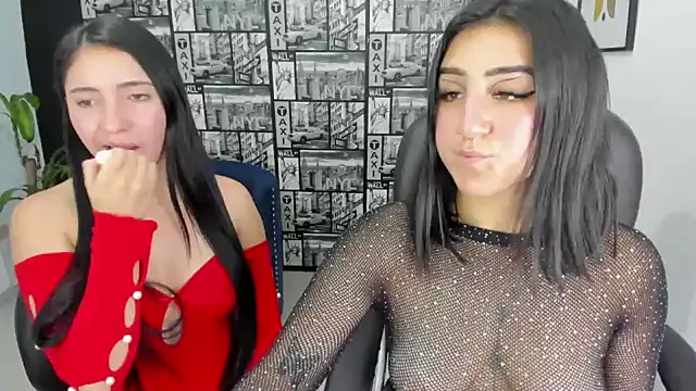Snapshot of Isa_And_Natasha chatting on 02-25-25, 05:47 Isa And Natasha online show from 02-25-25, 05:47