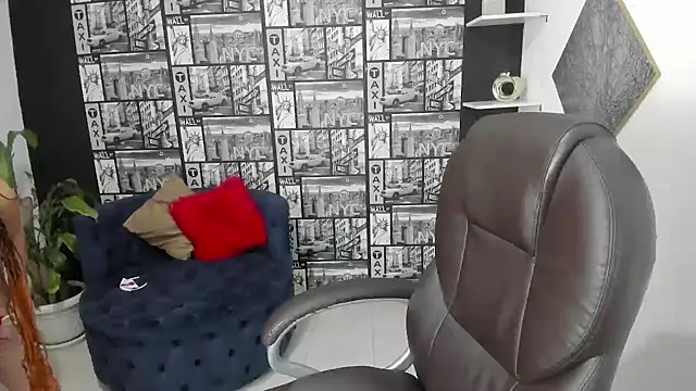 Snapshot of Isa_And_Natasha chatting on 03-19-25, 11:39 Isa And Natasha online show from 03-19-25, 11:39