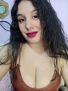 Snapshot of Deina_bunny chatting on 07-15-26, 11:43 Deina bunny online show from 07-15-26, 11:43