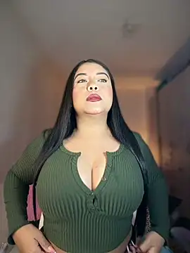 Snapshot of cami_ortiz__ chatting on 05-15-26, 05:36 cami ortiz online show from 05-15-26, 05:36