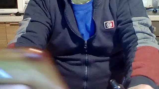 Snapshot of woww791 chatting on 12-04-25, 01:42 woww791 online show from 12-04-25, 01:42