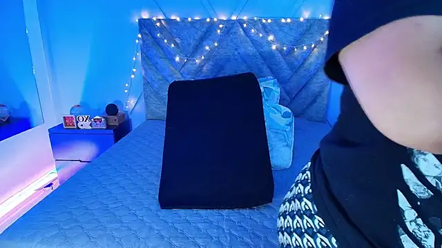 emmajohnss online show from 03-04-25, 03:44