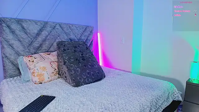 emmajohnss online show from 10-09-25, 03:48