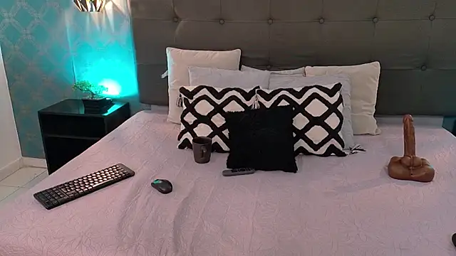 Madisonsmiith online show from 03-13-25, 01:10