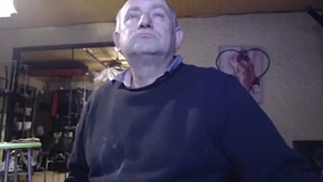 Snapshot of jeanlulu chatting on 11-15-25, 08:38 jeanlulu online show from 11-15-25, 08:38