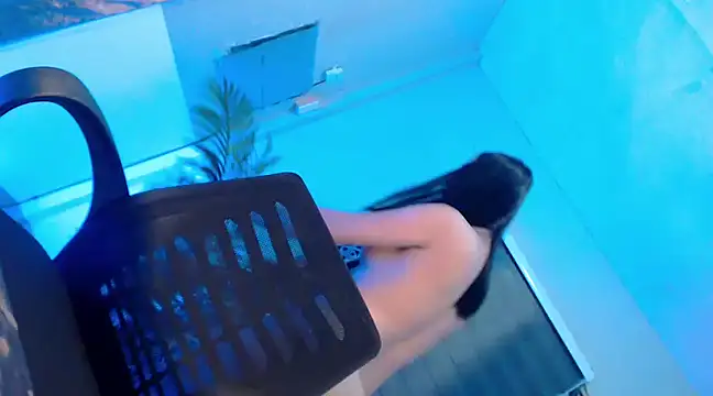 Snapshot of _HAILYOURGODDESS chatting on 01-04-25, 07:55 HAILYOURGODDESS online show from 01-04-25, 07:55