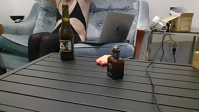 samlove1985 online show from 06-19-26, 10:35