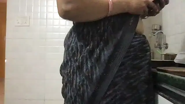 Riyasingh9 online show from 01-31-25, 04:03