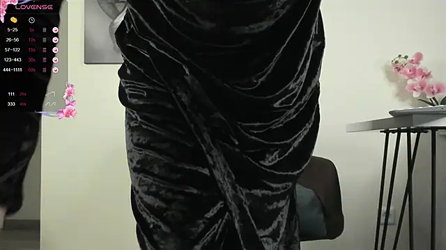 Snapshot of PoisonEvelyn chatting on 12-19-25, 10:55 PoisonEvelyn online show from 12-19-25, 10:55