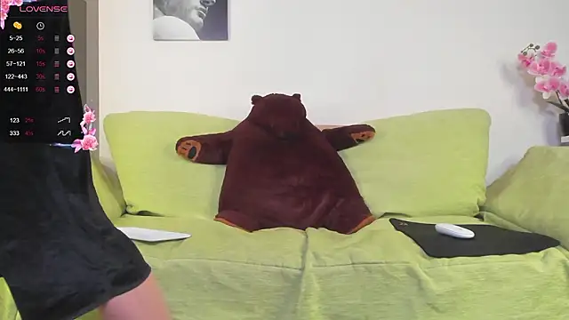 Snapshot of PoisonEvelyn chatting on 02-10-26, 10:19 PoisonEvelyn online show from 02-10-26, 10:19